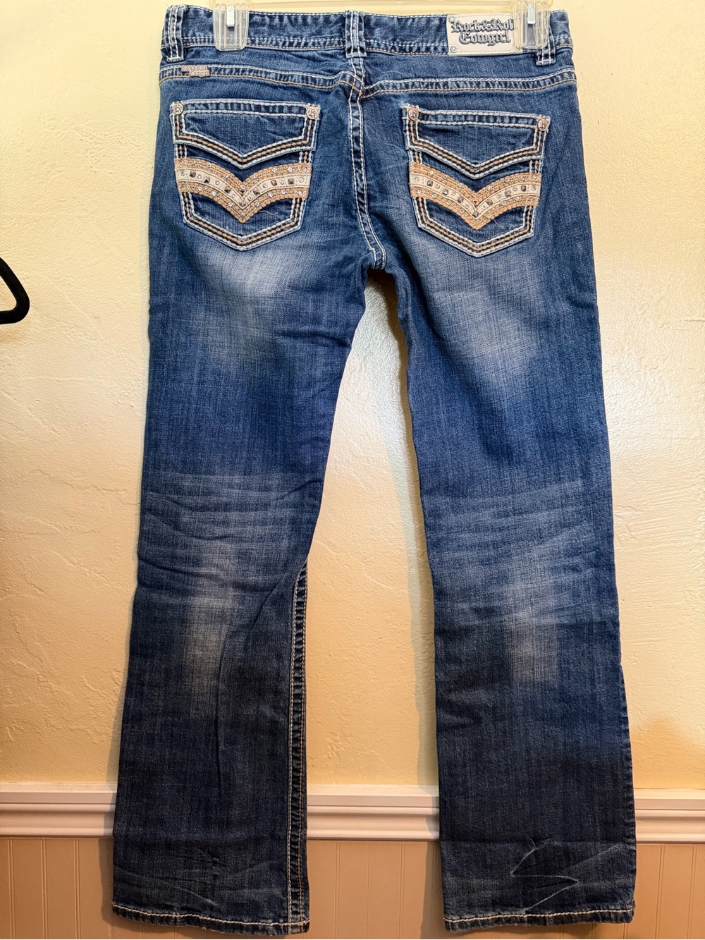 Rock & Roll Cowgirl Medium Blue Bootcut Jeans with Embellished Back Pockets